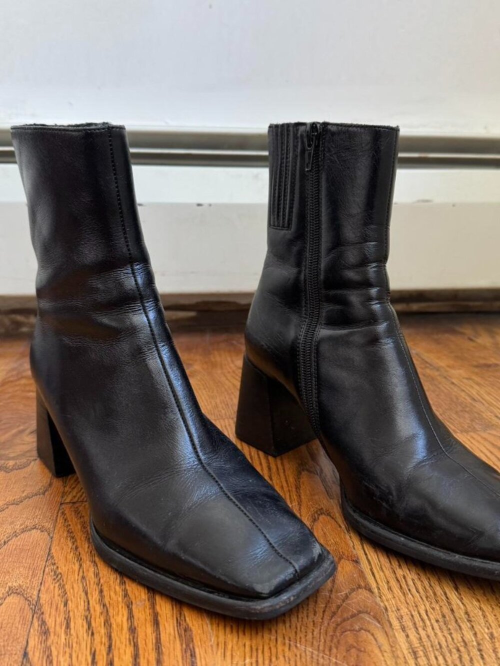 Alohas South Black Leather Ankle Boots